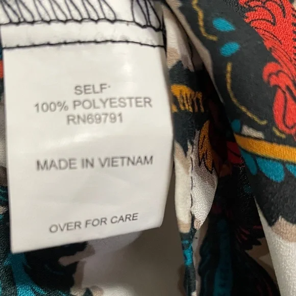 Fig and Flower Vibrant Geometric Floral Blouse - Picture 3 of 8